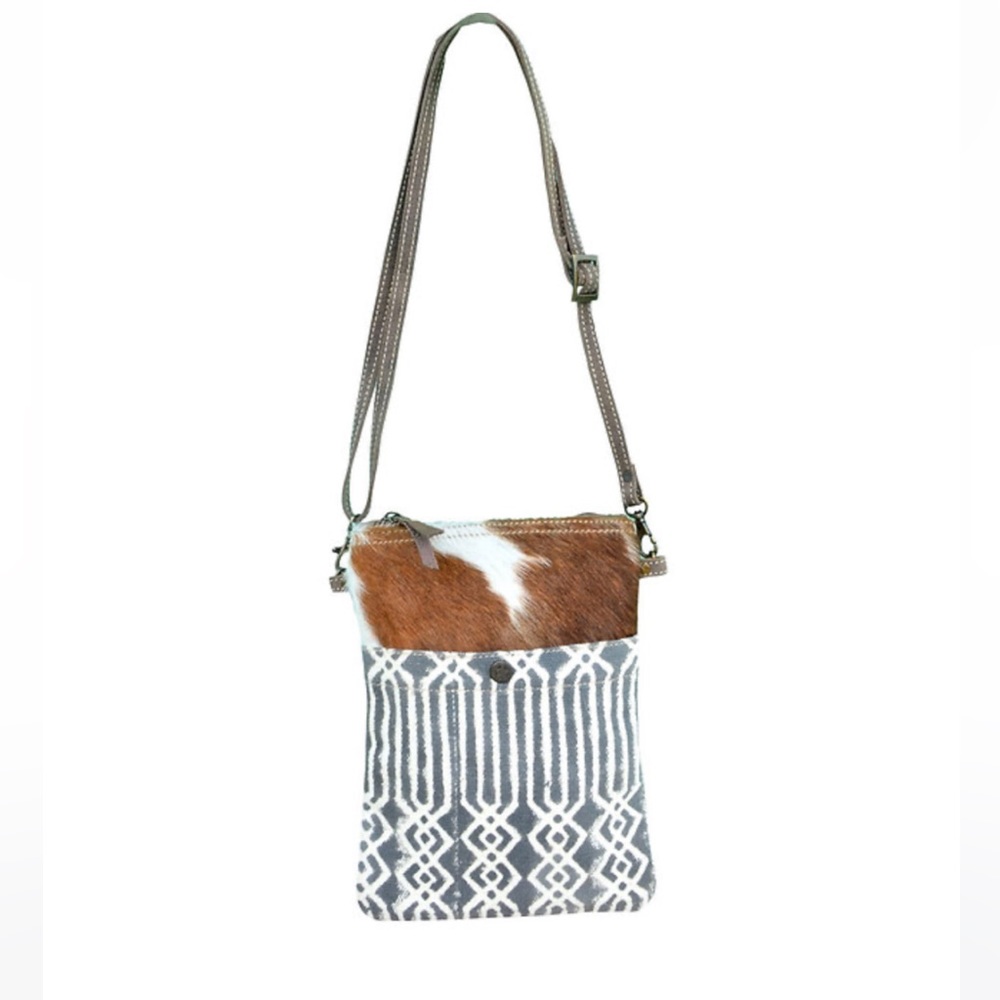 Clea Ray White Canvas with Fur Shoulder Bag